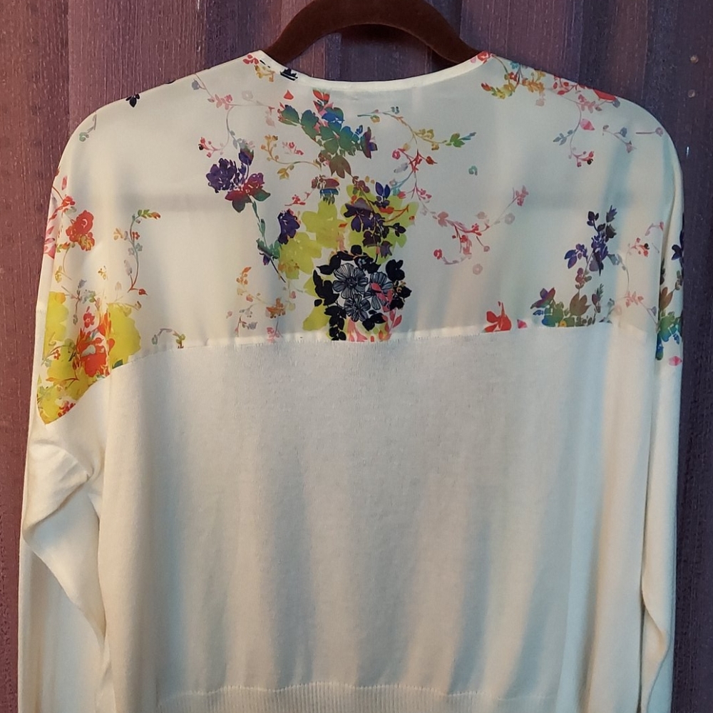 Sweater - Picture 6 of 8